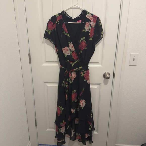 Betsey Johnson Dresses & Skirts - Betsey Johnson Women's Black Floral Maxi Hi-Lo Dress Size 14